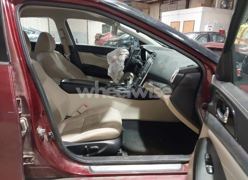 Photo 5 of 2016 Nissan Maxima 3.5 PLATINUM/3.5 S/3.5 SL/3.5 SR/3.5 SV (VIN 1N4AA6AP8GC431166)