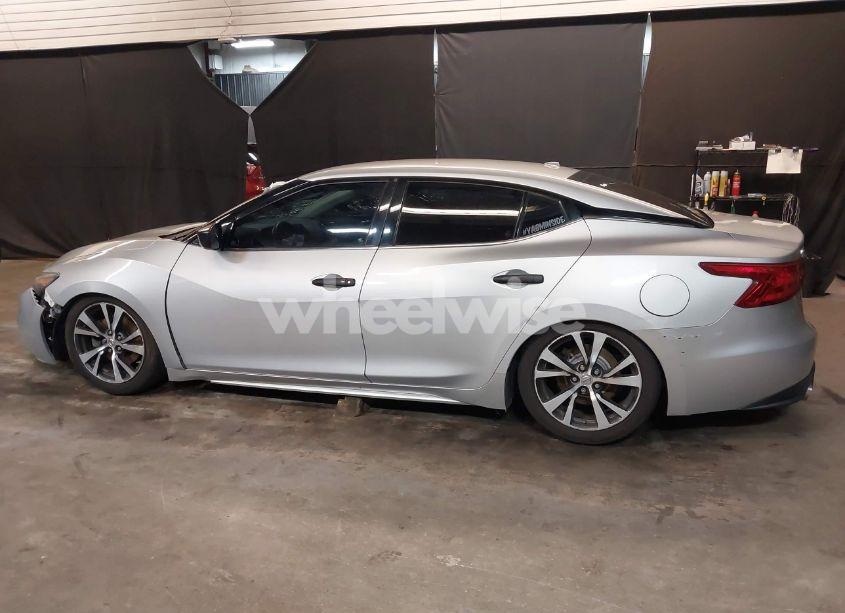 Photo 15 of 2017 Nissan Maxima 3.5 PLATINUM/3.5 S/3.5 SL/3.5 SR/3.5 SV (VIN 1N4AA6AP8HC378700)