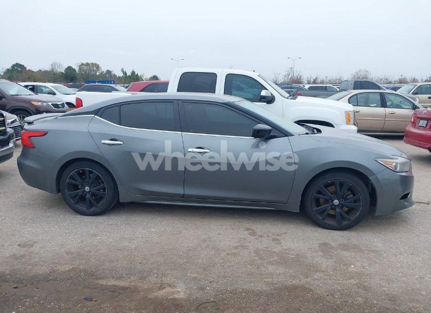 Photo 13 of 2017 Nissan Maxima 3.5 PLATINUM/3.5 S/3.5 SL/3.5 SR/3.5 SV (VIN 1N4AA6AP9HC363509)