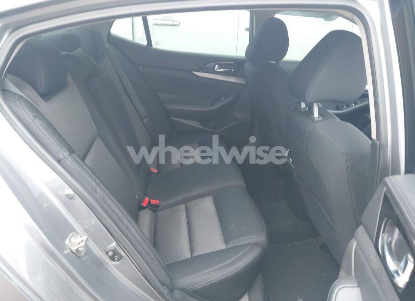 Photo 8 of 2017 Nissan Maxima 3.5 PLATINUM/3.5 S/3.5 SL/3.5 SR/3.5 SV (VIN 1N4AA6AP9HC363509)