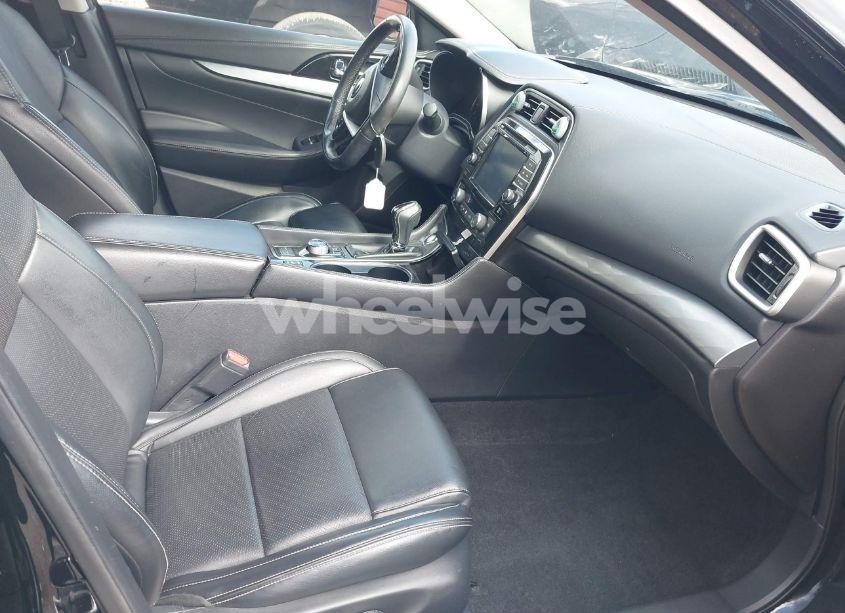 Photo 5 of 2017 Nissan Maxima 3.5 PLATINUM/3.5 S/3.5 SL/3.5 SR/3.5 SV (VIN 1N4AA6AP9HC364692)