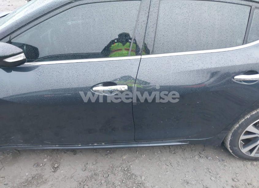 Photo 14 of 2017 Nissan Maxima 3.5 PLATINUM/3.5 S/3.5 SL/3.5 SR/3.5 SV (VIN 1N4AA6AP9HC383839)