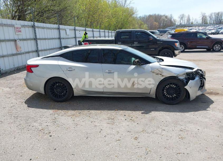 Photo 13 of 2016 Nissan Maxima 3.5 PLATINUM/3.5 S/3.5 SL/3.5 SR/3.5 SV (VIN 1N4AA6APXGC383279)