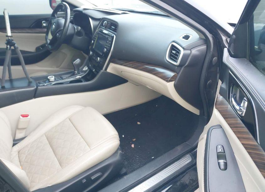 Photo 5 of 2016 Nissan Maxima 3.5 PLATINUM/3.5 S/3.5 SL/3.5 SR/3.5 SV (VIN 1N4AA6APXGC420167)