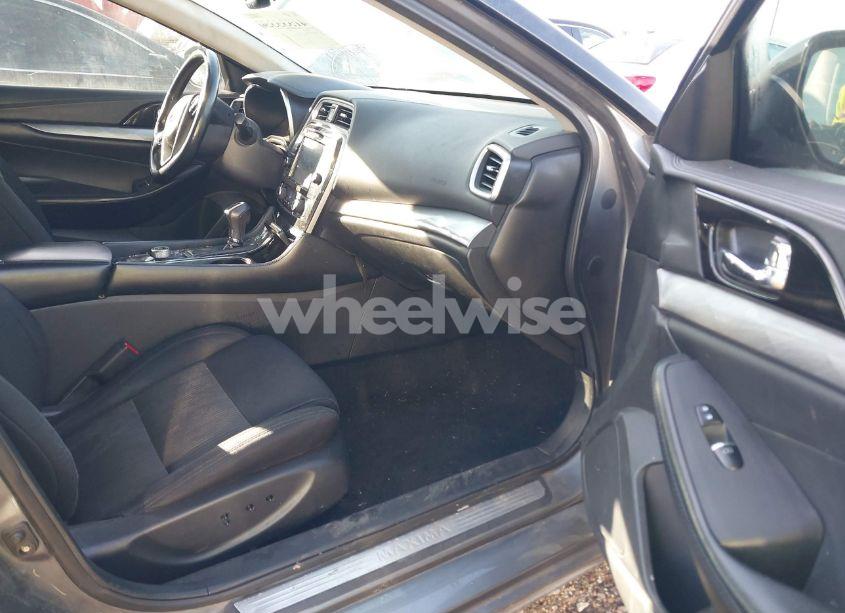 Photo 5 of 2016 Nissan Maxima 3.5 PLATINUM/3.5 S/3.5 SL/3.5 SR/3.5 SV (VIN 1N4AA6APXGC438961)