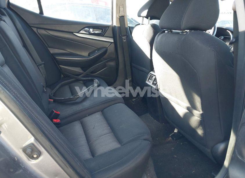 Photo 8 of 2016 Nissan Maxima 3.5 PLATINUM/3.5 S/3.5 SL/3.5 SR/3.5 SV (VIN 1N4AA6APXGC438961)