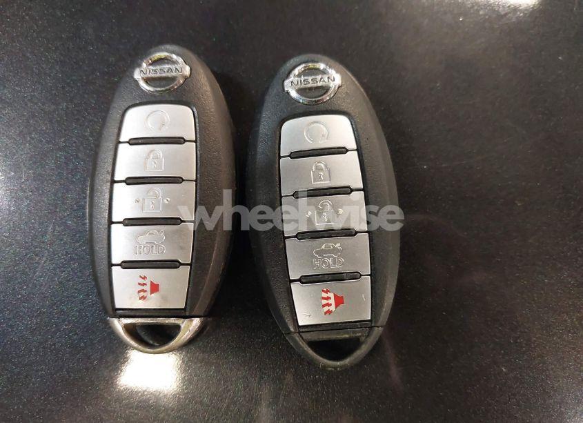 Photo 11 of 2017 Nissan Maxima 3.5 PLATINUM/3.5 S/3.5 SL/3.5 SR/3.5 SV (VIN 1N4AA6APXHC362966)