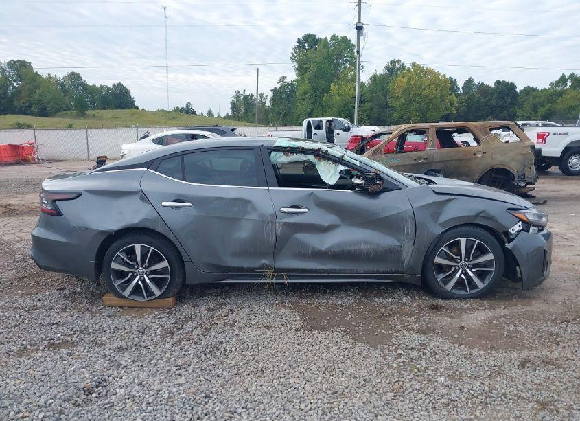 Photo 12 of 2019 Nissan Maxima 3.5 PLATINUM/3.5 S/3.5 SL/3.5 SR/3.5 SV (VIN 1N4AA6AV4KC373323)