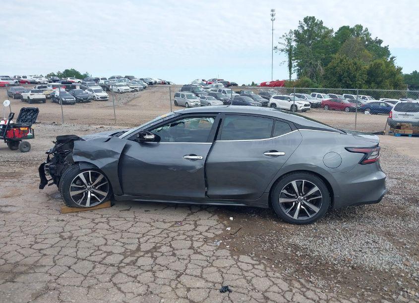 Photo 13 of 2019 Nissan Maxima 3.5 PLATINUM/3.5 S/3.5 SL/3.5 SR/3.5 SV (VIN 1N4AA6AV4KC373323)