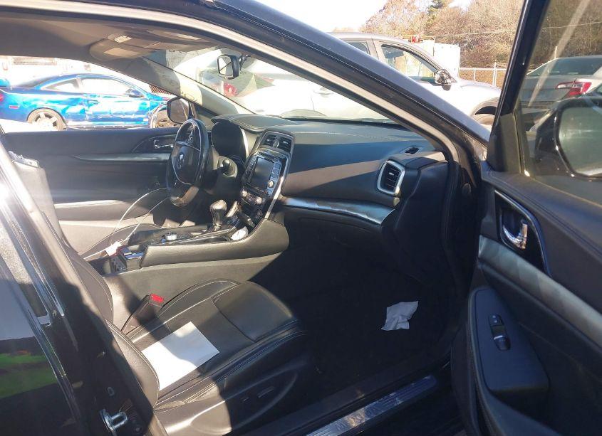 Photo 5 of 2019 Nissan Maxima 3.5 SV (VIN 1N4AA6AV6KC377129)