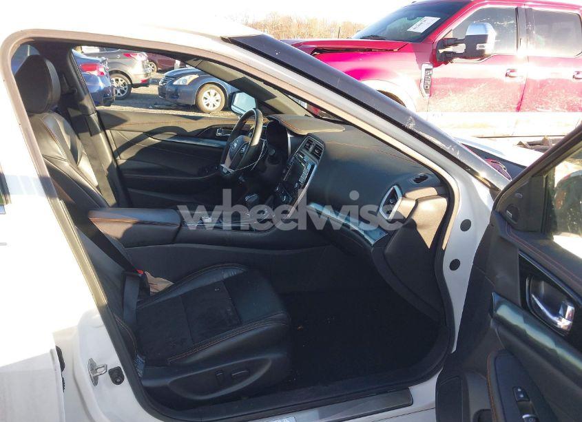 Photo 5 of 2021 Nissan Maxima SR (VIN 1N4AA6EV4MC507230)