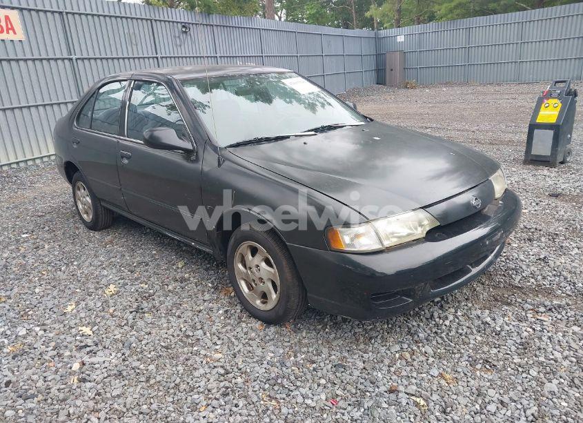 1999 Nissan Sentra GXE/XE (VIN 1N4AB41D1XC710885) main photo