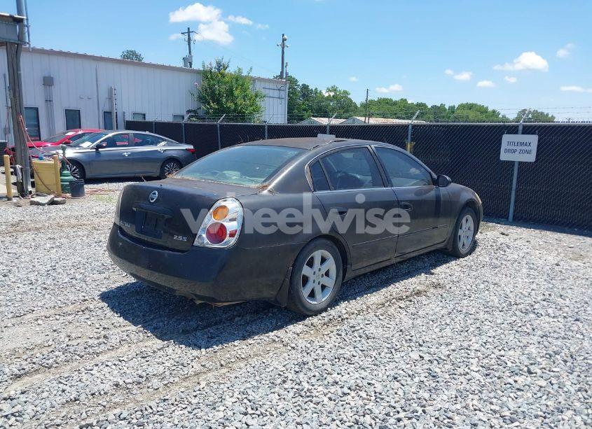 Photo 4 of 2002 Nissan Altima 2.5 S (VIN 1N4AL11D02C106183)