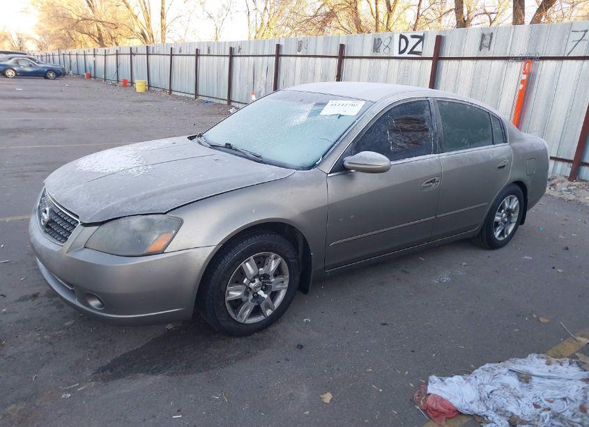 Photo 2 of 2005 Nissan Altima 2.5 S (VIN 1N4AL11D05C388054)