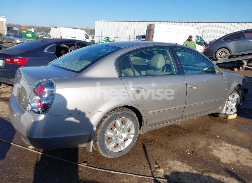 Photo 13 of 2005 Nissan Altima 2.5 S (VIN 1N4AL11D05N928488)