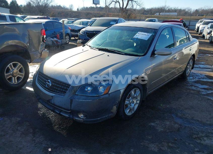 Photo 2 of 2005 Nissan Altima 2.5 S (VIN 1N4AL11D05N928488)