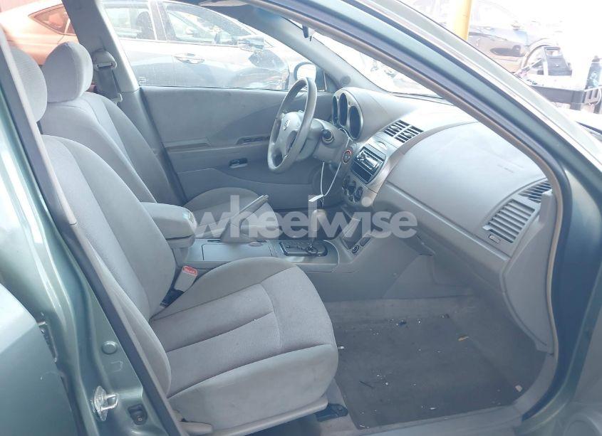 Photo 5 of 2004 Nissan Altima 2.5 S (VIN 1N4AL11D14C104543)