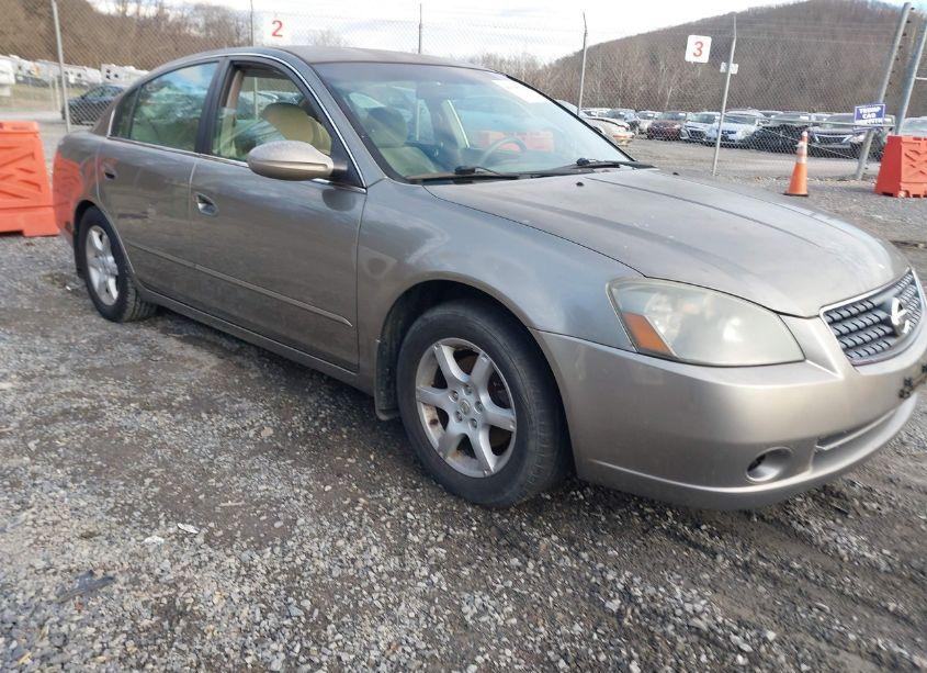 2005 Nissan Altima 2.5 S (VIN 1N4AL11D15N456768) main photo