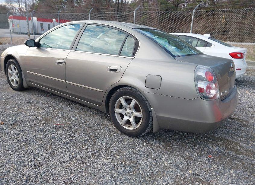 Photo 3 of 2005 Nissan Altima 2.5 S (VIN 1N4AL11D15N456768)