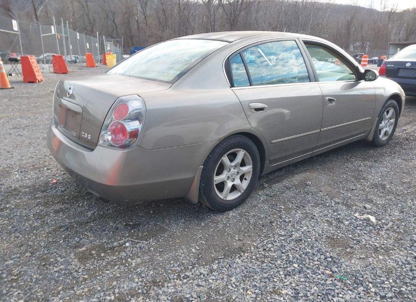 Photo 4 of 2005 Nissan Altima 2.5 S (VIN 1N4AL11D15N456768)