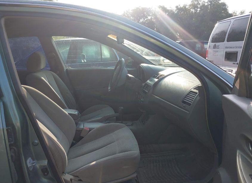 Photo 5 of 2002 Nissan Altima 2.5 S (VIN 1N4AL11D22C110090)