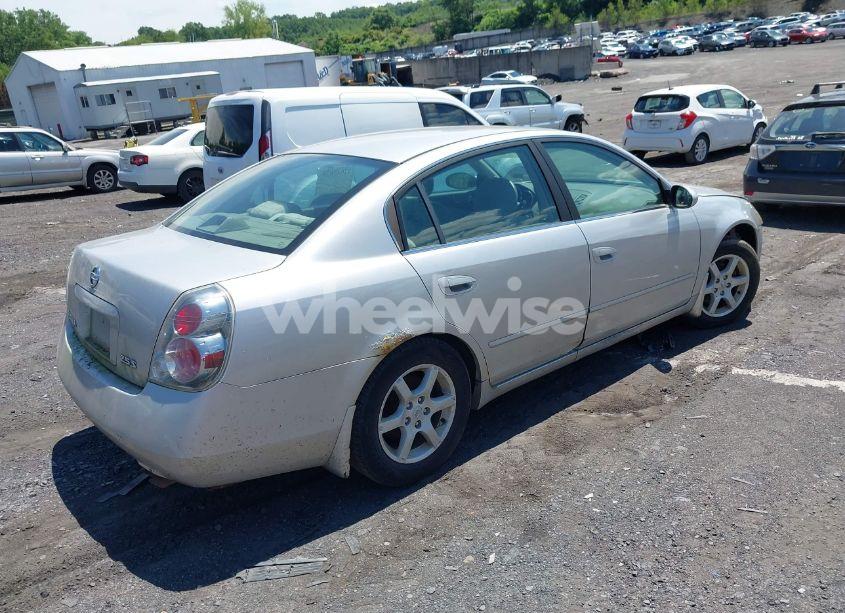 Photo 4 of 2005 Nissan Altima 2.5 S (VIN 1N4AL11D25C145040)