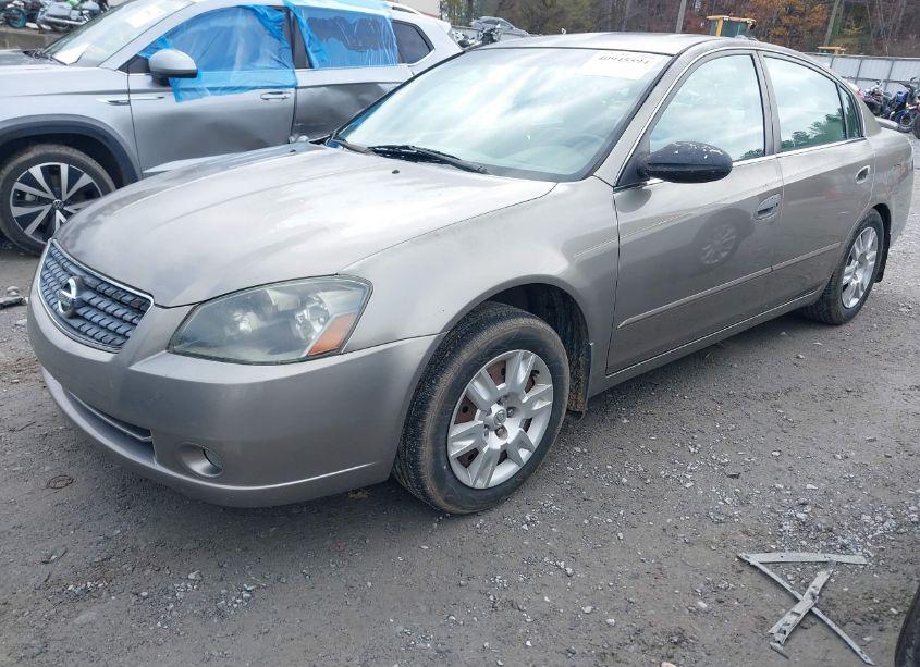 Photo 2 of 2005 Nissan Altima 2.5 S (VIN 1N4AL11D25N414612)