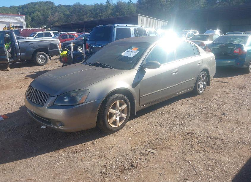 Photo 2 of 2005 Nissan Altima 2.5 S (VIN 1N4AL11D25N906928)