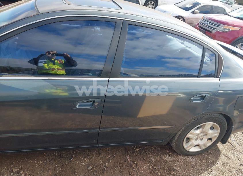 Photo 6 of 2002 Nissan Altima 2.5 S (VIN 1N4AL11D32C163641)