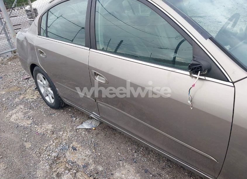 Photo 6 of 2003 Nissan Altima 2.5 SL (VIN 1N4AL11D33C252059)