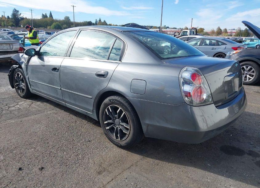 Photo 3 of 2005 Nissan Altima 2.5 S (VIN 1N4AL11D35C285713)