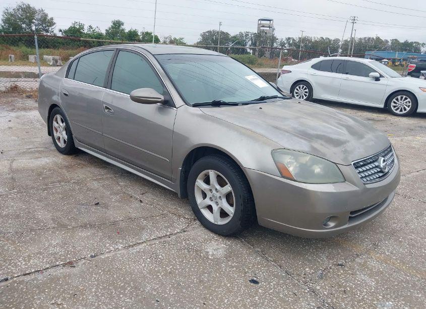 2005 Nissan Altima 2.5 S (VIN 1N4AL11D35C352147) main photo
