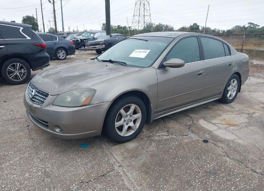 Photo 2 of 2005 Nissan Altima 2.5 S (VIN 1N4AL11D35C352147)