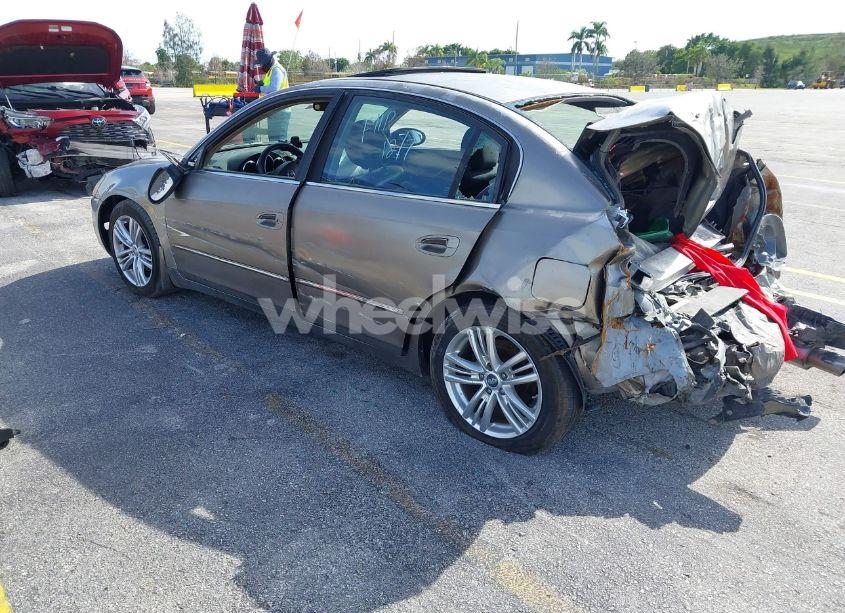 Photo 3 of 2005 Nissan Altima 2.5 S (VIN 1N4AL11D35C374472)