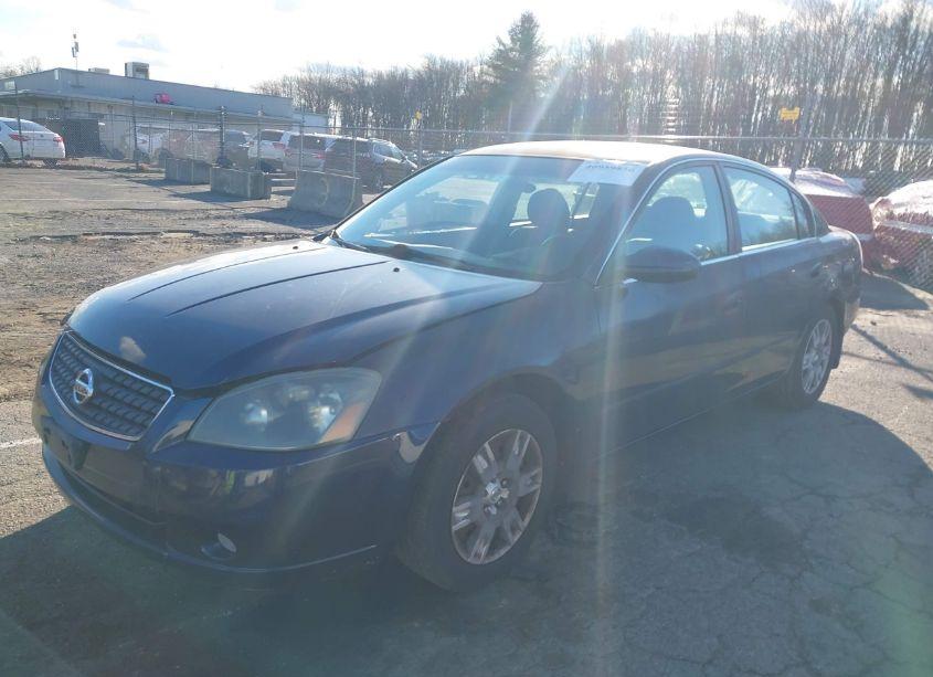 Photo 2 of 2005 Nissan Altima 2.5 S (VIN 1N4AL11D35N429152)