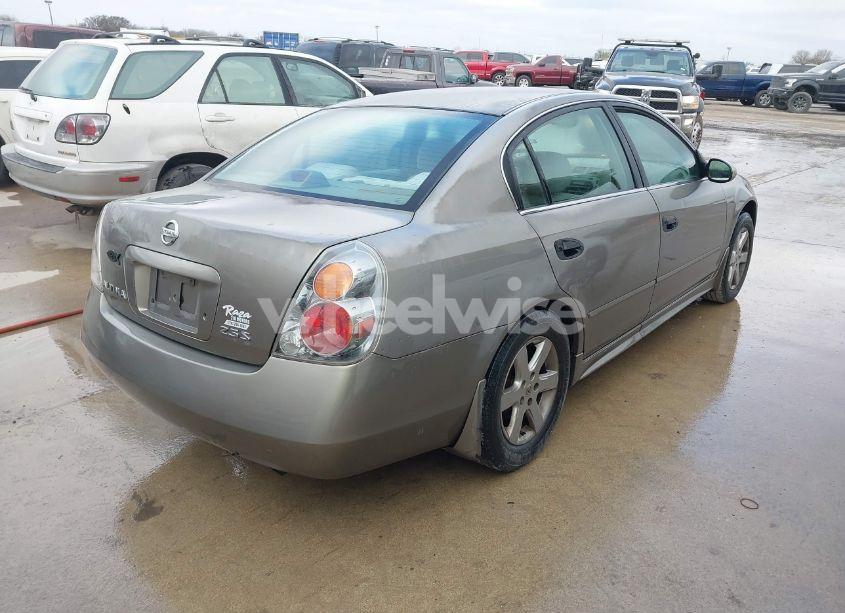 Photo 4 of 2003 Nissan Altima 2.5 S (VIN 1N4AL11D43C217613)