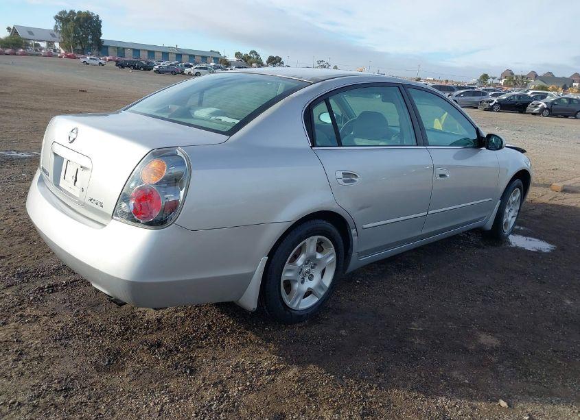 Photo 4 of 2004 Nissan Altima 2.5 S (VIN 1N4AL11D44C137049)