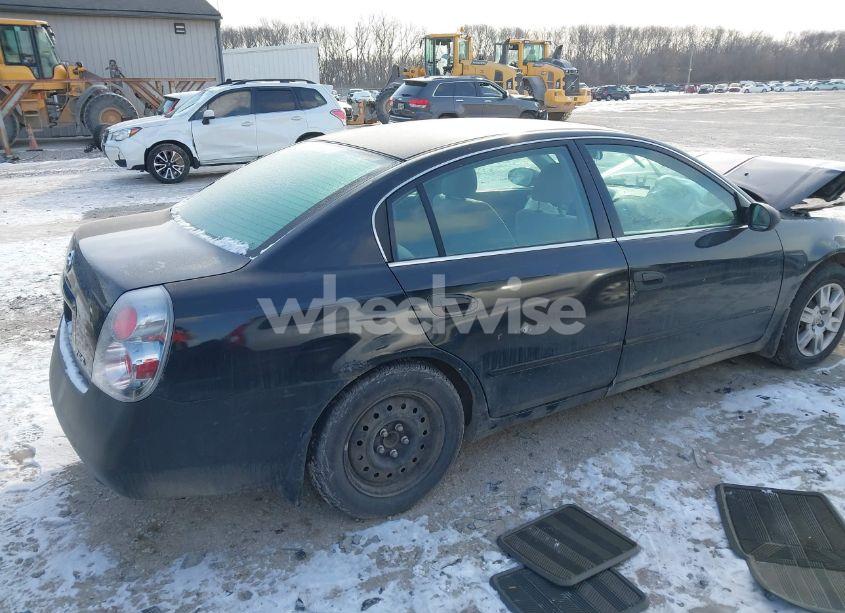 Photo 4 of 2005 Nissan Altima 2.5 S (VIN 1N4AL11D45C198015)
