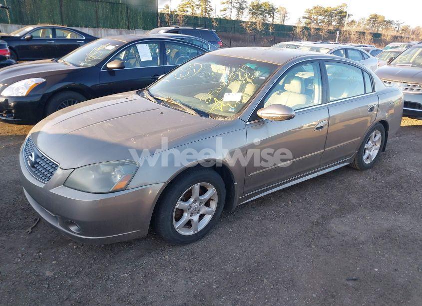 Photo 2 of 2005 Nissan Altima 2.5 S (VIN 1N4AL11D45C203651)