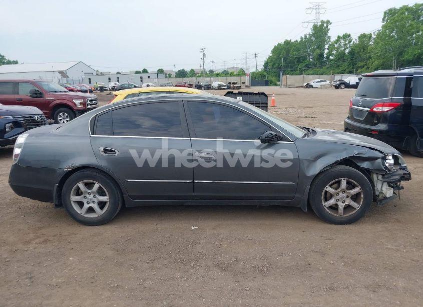 Photo 14 of 2005 Nissan Altima 2.5 S (VIN 1N4AL11D45N424719)