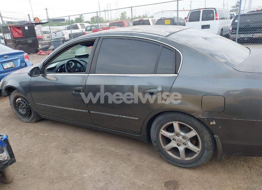 Photo 15 of 2005 Nissan Altima 2.5 S (VIN 1N4AL11D45N424719)