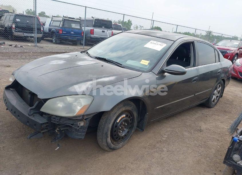 Photo 2 of 2005 Nissan Altima 2.5 S (VIN 1N4AL11D45N424719)