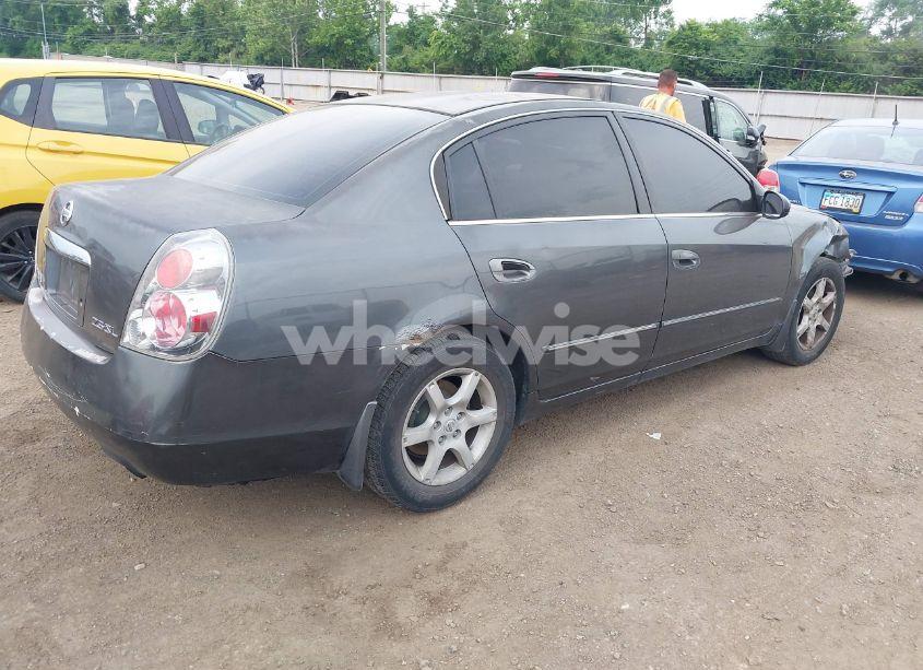 Photo 4 of 2005 Nissan Altima 2.5 S (VIN 1N4AL11D45N424719)