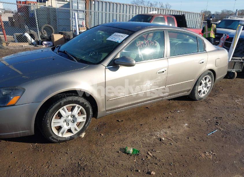 Photo 2 of 2005 Nissan Altima 2.5 S (VIN 1N4AL11D55C148790)