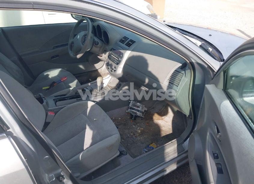 Photo 5 of 2002 Nissan Altima 2.5 S (VIN 1N4AL11D62C136823)