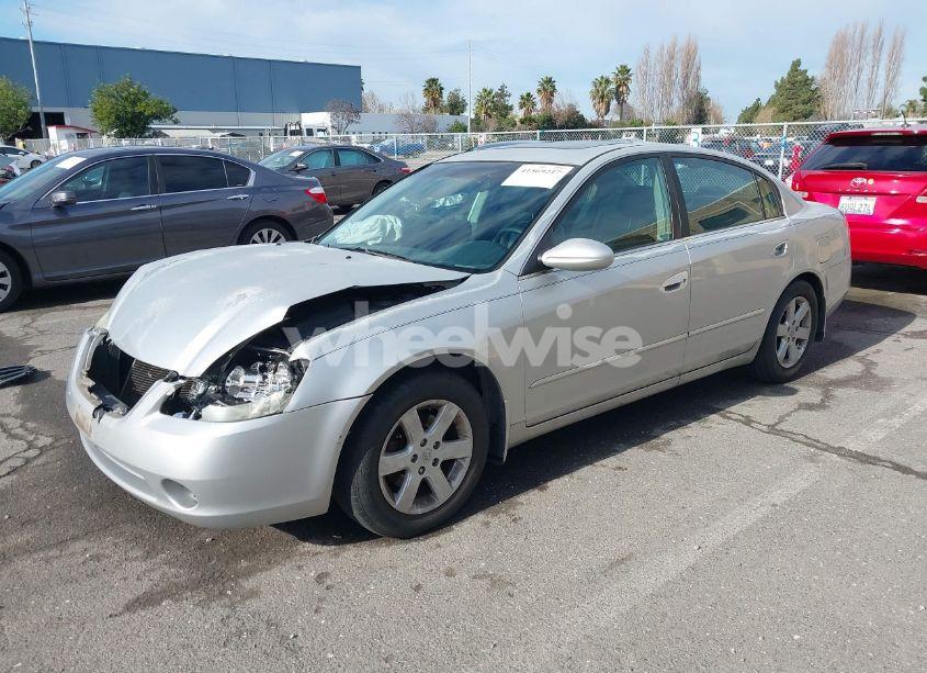 Photo 2 of 2002 Nissan Altima 2.5 SL (VIN 1N4AL11D62C717139)