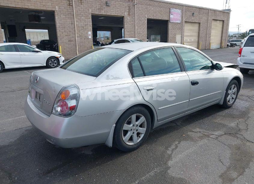 Photo 4 of 2002 Nissan Altima 2.5 SL (VIN 1N4AL11D62C717139)