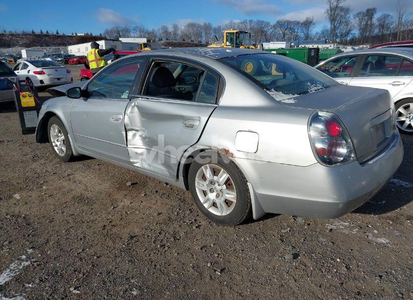 Photo 3 of 2005 Nissan Altima 2.5 S (VIN 1N4AL11D65N447984)