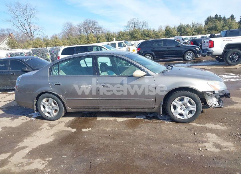 Photo 13 of 2002 Nissan Altima 2.5 S (VIN 1N4AL11D72C181432)