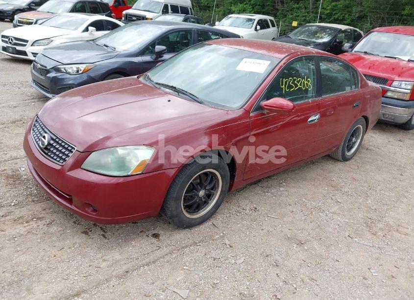 Photo 2 of 2005 Nissan Altima 2.5 S (VIN 1N4AL11D75C132171)